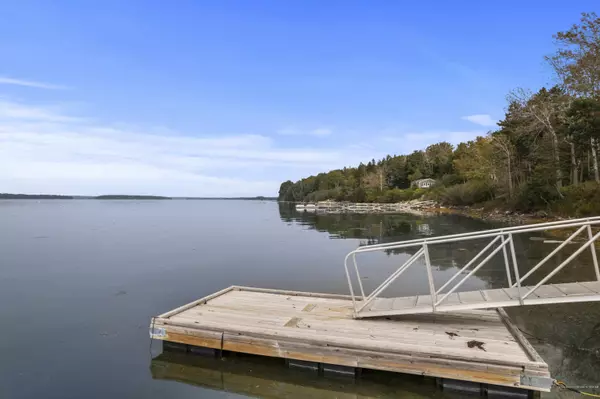 46 Goose Ledge Road, Harpswell, ME 04079