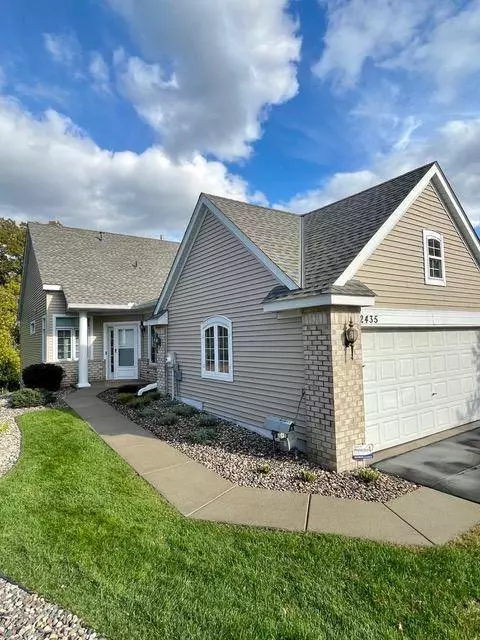 2435 Skyline DR, Bloomington, MN 55425