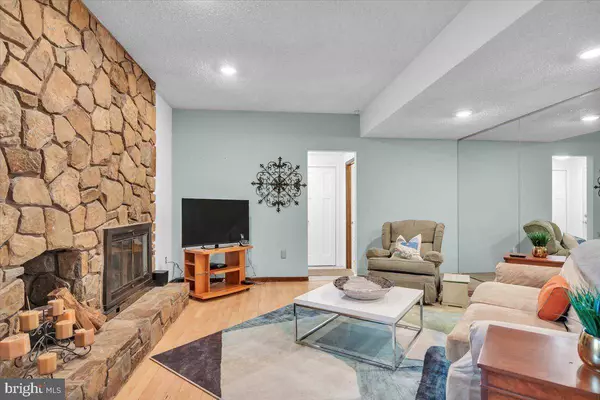 26 BROOKWOOD DR, Voorhees, NJ 08043