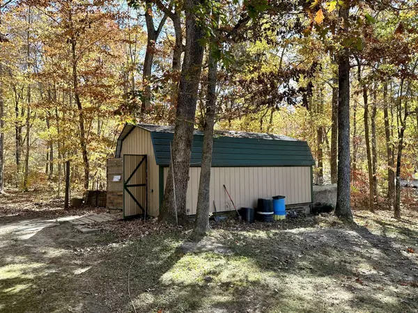 318 Daymon Cir, Crossville, TN 38572