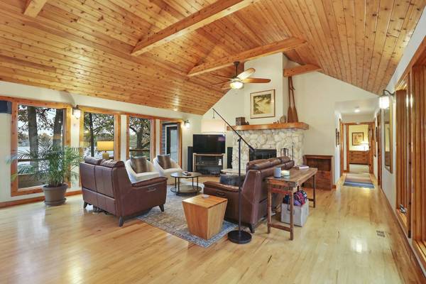 965 W Shore DR, Fox Lake, IL 60020