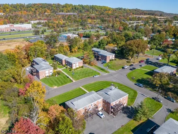 10 Stanford Dr #4B, Bridgewater Twp., NJ 08807