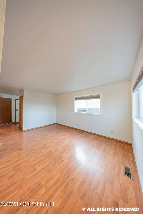 1009 Fred CIR, Anchorage, AK 99515