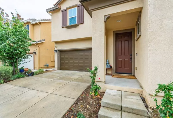 885 Blossom Rock LN, Folsom, CA 95630