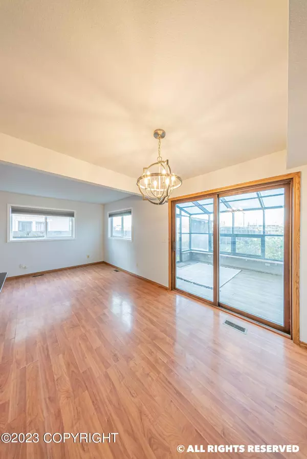 1009 Fred CIR, Anchorage, AK 99515