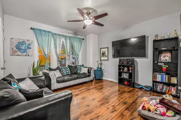 3130 S 12th St, Milwaukee, WI 53215