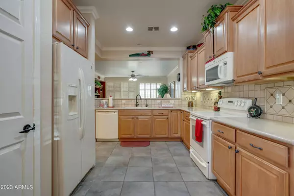 31671 N Poncho Lane, San Tan Valley, AZ 85143