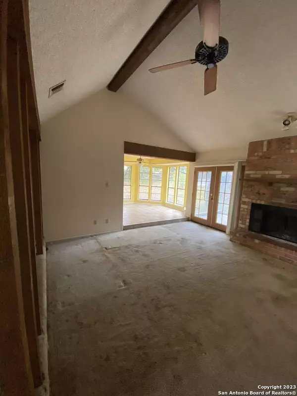 8702 STAR CREEK DR, San Antonio, TX 78251-2516