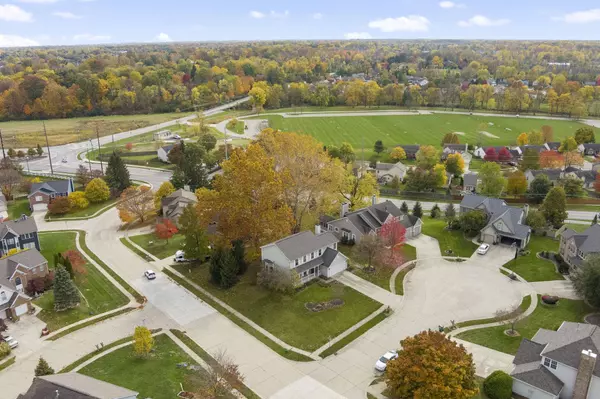 9691 Black Pine Ct, Fishers, IN 46037