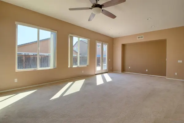 31659 Poppy St, Winchester, CA 92596