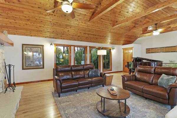 965 W Shore DR, Fox Lake, IL 60020