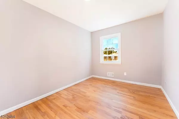 10 Stanford Dr #4B, Bridgewater Twp., NJ 08807