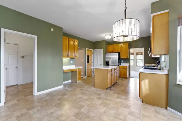 9691 Black Pine Ct, Fishers, IN 46037