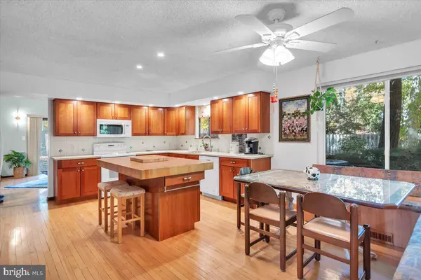 26 BROOKWOOD DR, Voorhees, NJ 08043