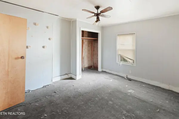 2740 Nichols Ave, Knoxville, TN 37917