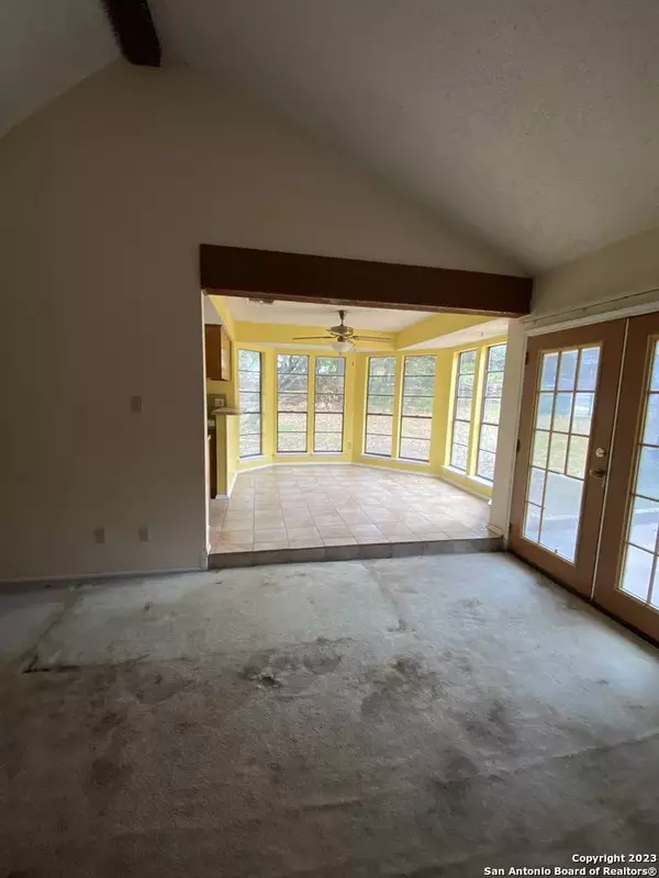 8702 STAR CREEK DR, San Antonio, TX 78251-2516