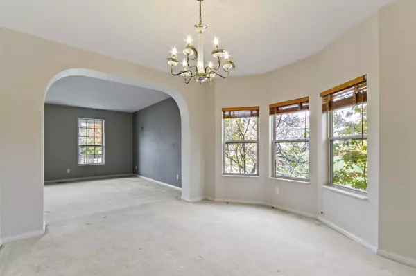 9691 Black Pine Ct, Fishers, IN 46037