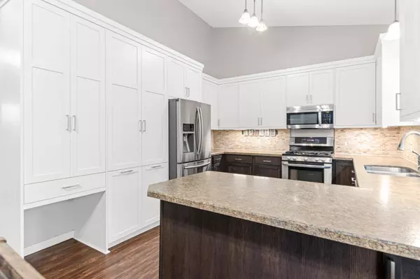 17293 Greentree PATH, Lakeville, MN 55044