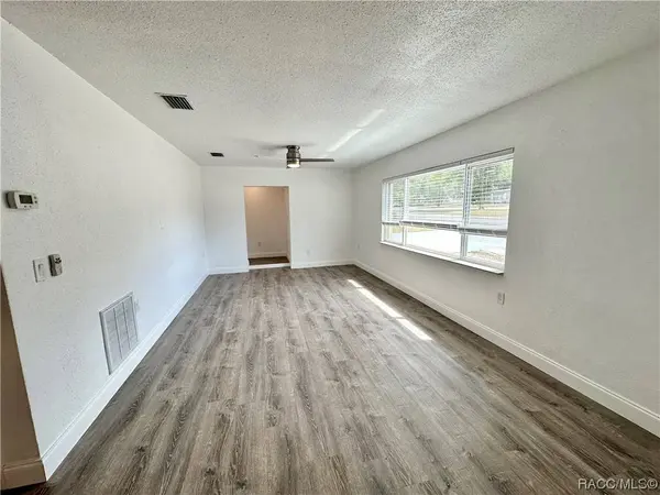 5 Beverly Hills BLVD, Beverly Hills, FL 34465