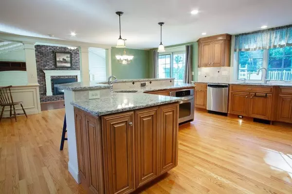 120 Melwood Ave, East Longmeadow, MA 01028