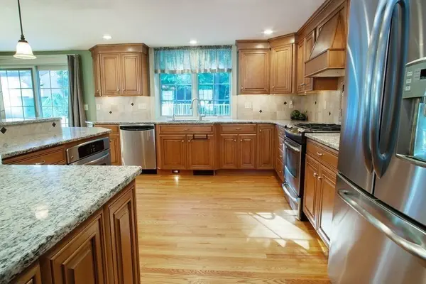 120 Melwood Ave, East Longmeadow, MA 01028