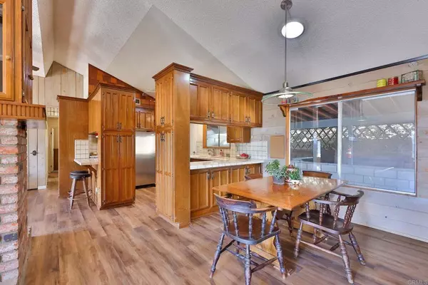 11450 Crazy Horse Dr, Lakeside, CA 92040