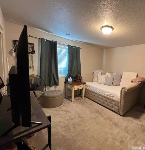 914 Garden Ct, Carson City, NV 89705