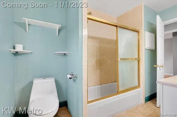 22638 VIOLET Street, St. Clair Shores, MI 48082