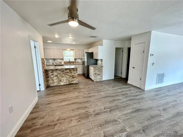 5 Beverly Hills BLVD, Beverly Hills, FL 34465