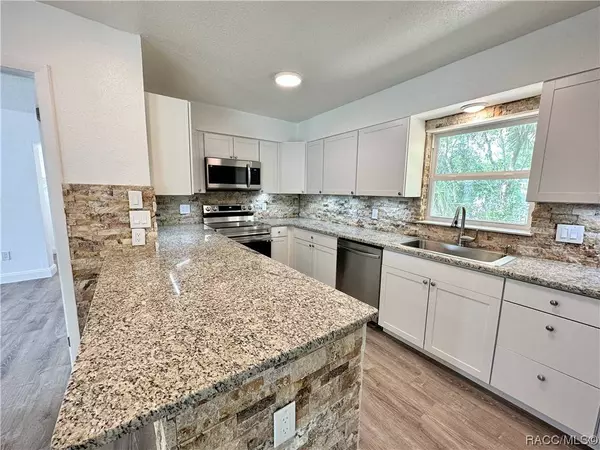 5 Beverly Hills BLVD, Beverly Hills, FL 34465