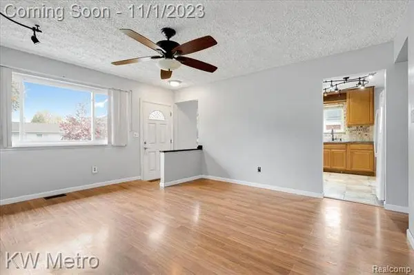 22638 VIOLET Street, St. Clair Shores, MI 48082