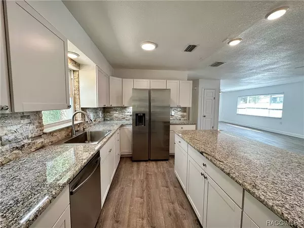 5 Beverly Hills BLVD, Beverly Hills, FL 34465