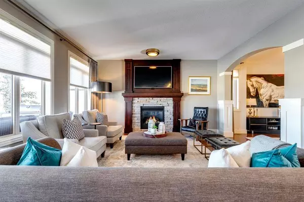 14 Westpark PL SW, Calgary, AB T3H 0C3