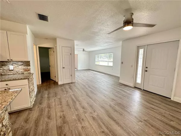 5 Beverly Hills BLVD, Beverly Hills, FL 34465