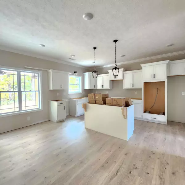 966 Alton Dr, Clarksville, TN 37043