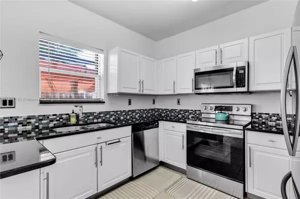 22180 SW 93rd Pl, Cutler Bay, FL 33190