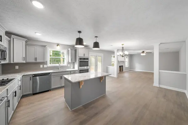 974 Alton Dr, Clarksville, TN 37043