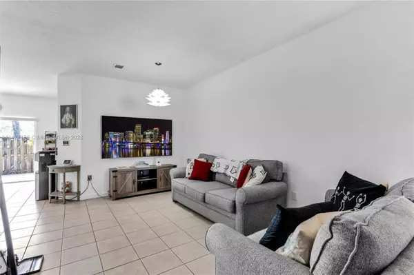 22180 SW 93rd Pl, Cutler Bay, FL 33190