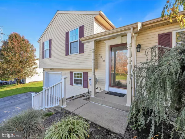 2038 WATER ST, Lebanon, PA 17046