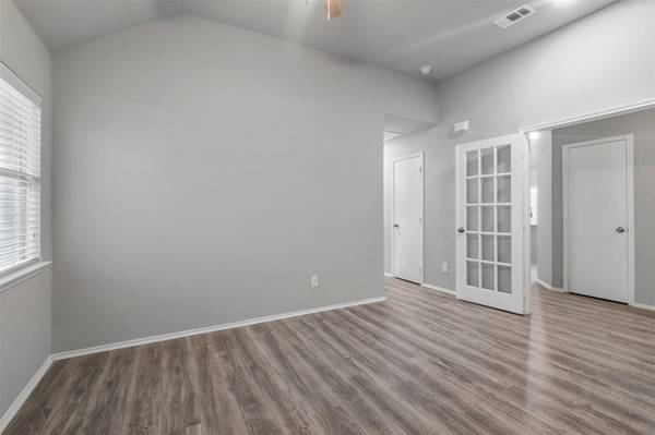 924 Starling Lane, Aubrey, TX 76227