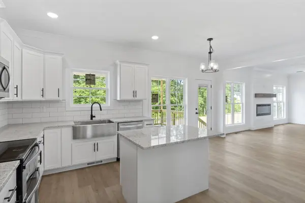 220 Sherlock Dr, Clarksville, TN 37043