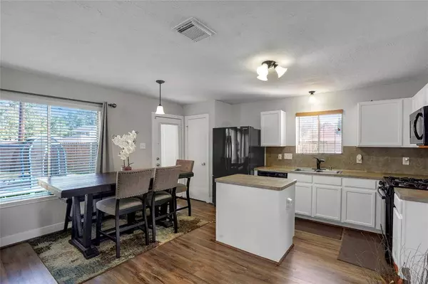 6230 Kings Oaks LN, Humble, TX 77346