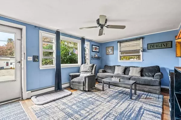 16 Charlotte Rd, Tewksbury, MA 01876