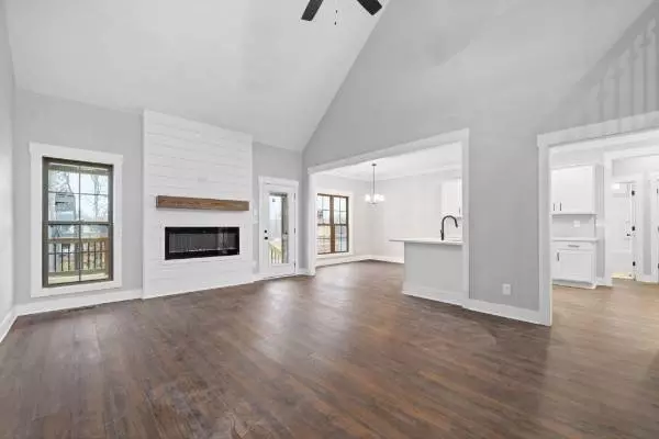 181 Sherlock Dr, Clarksville, TN 37043