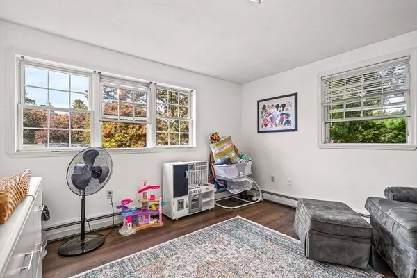 16 Charlotte Rd, Tewksbury, MA 01876