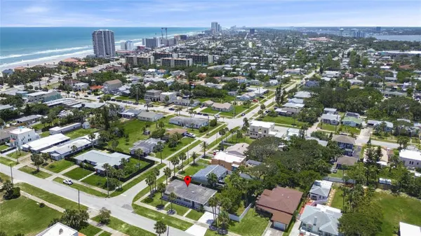 360 PELICAN AVE, Daytona Beach, FL 32118