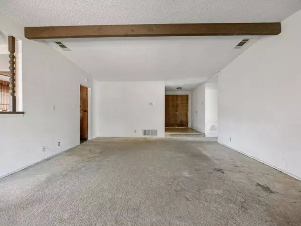 12945 Yellowstone Ave, Victorville, CA 92395