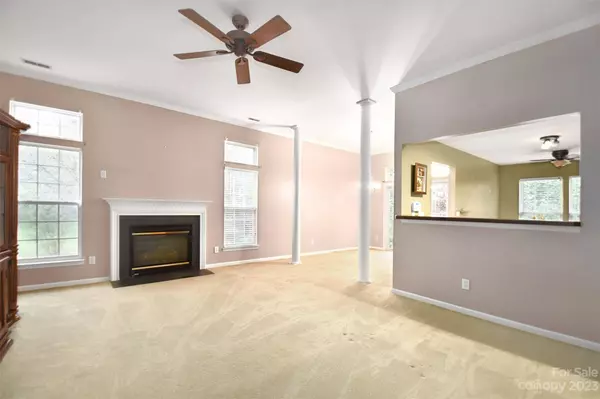 6311 Stoney Valley CT, Charlotte, NC 28269