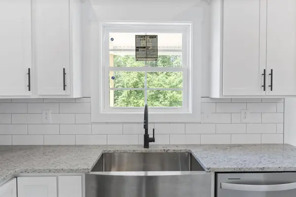 220 Sherlock Dr, Clarksville, TN 37043