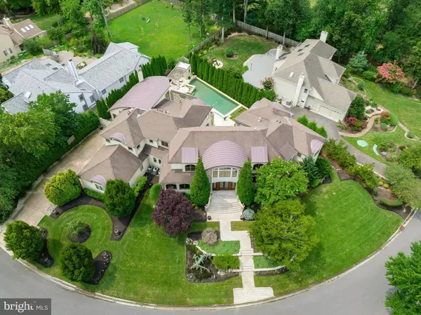 4 SOUTHWOOD DR, Cherry Hill, NJ 08003